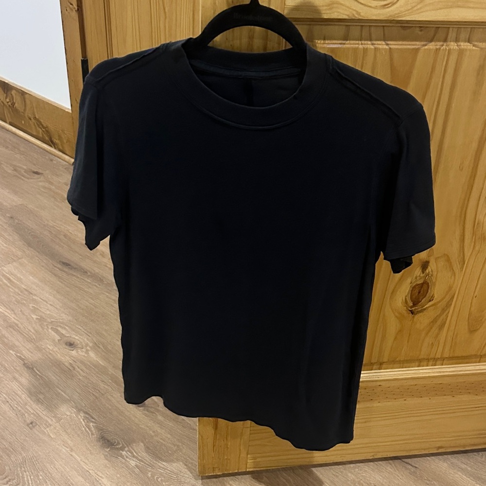 Lululemon tshirt